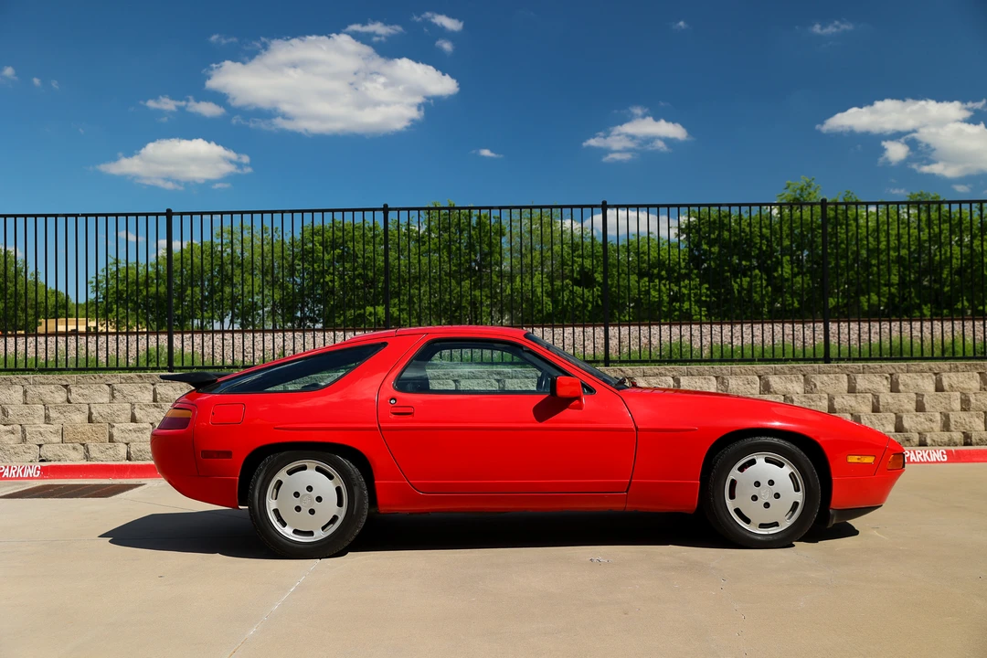 1987 Porsche 928 S4 - Image 13 of 31