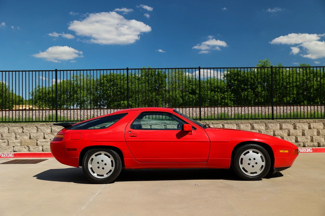 1987 Porsche 928 S4 - Image 14 of 31
