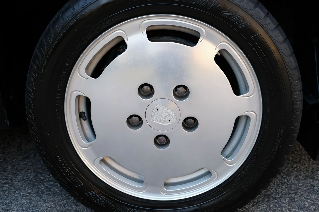 1987 Porsche 928 S4 - Image 8 of 18