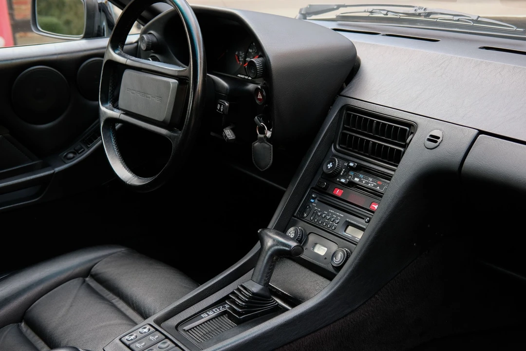 1987 Porsche 928 S4 - Image 15 of 18