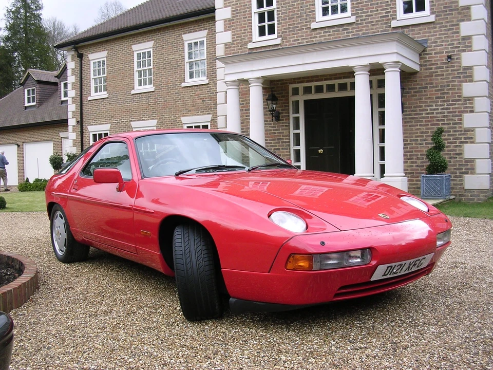 1987 Porsche 928 S4 - Image 2 of 3