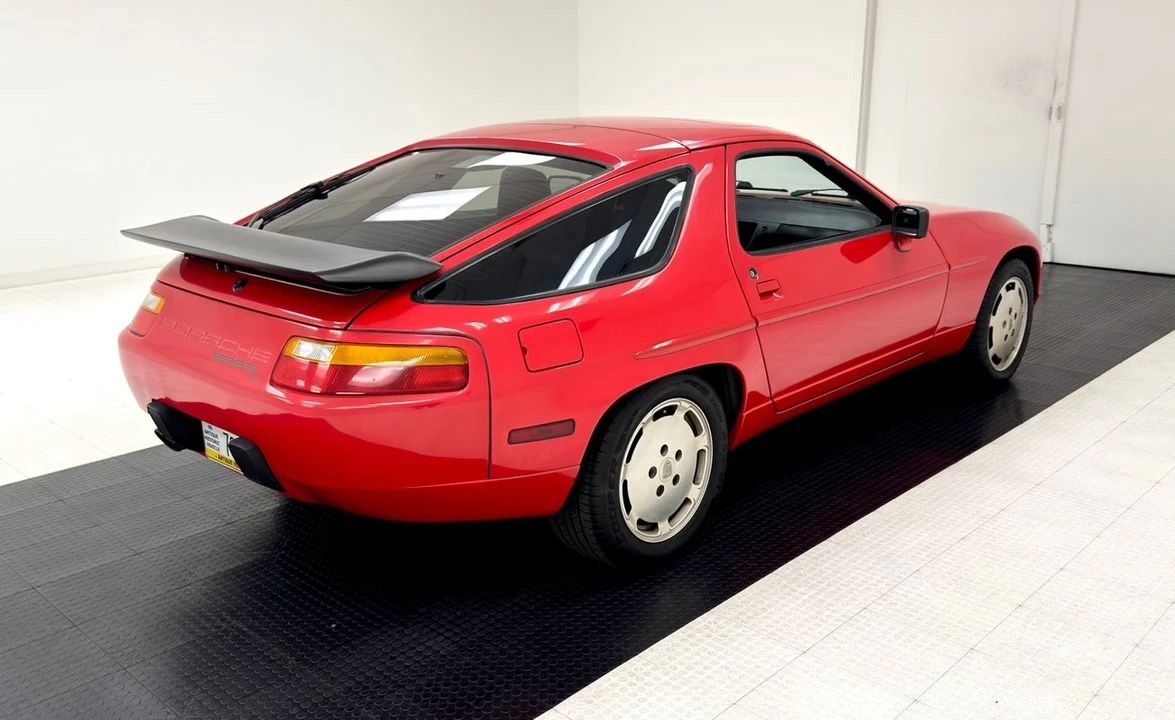 1987 Porsche 928 S4 - Image 5 of 12