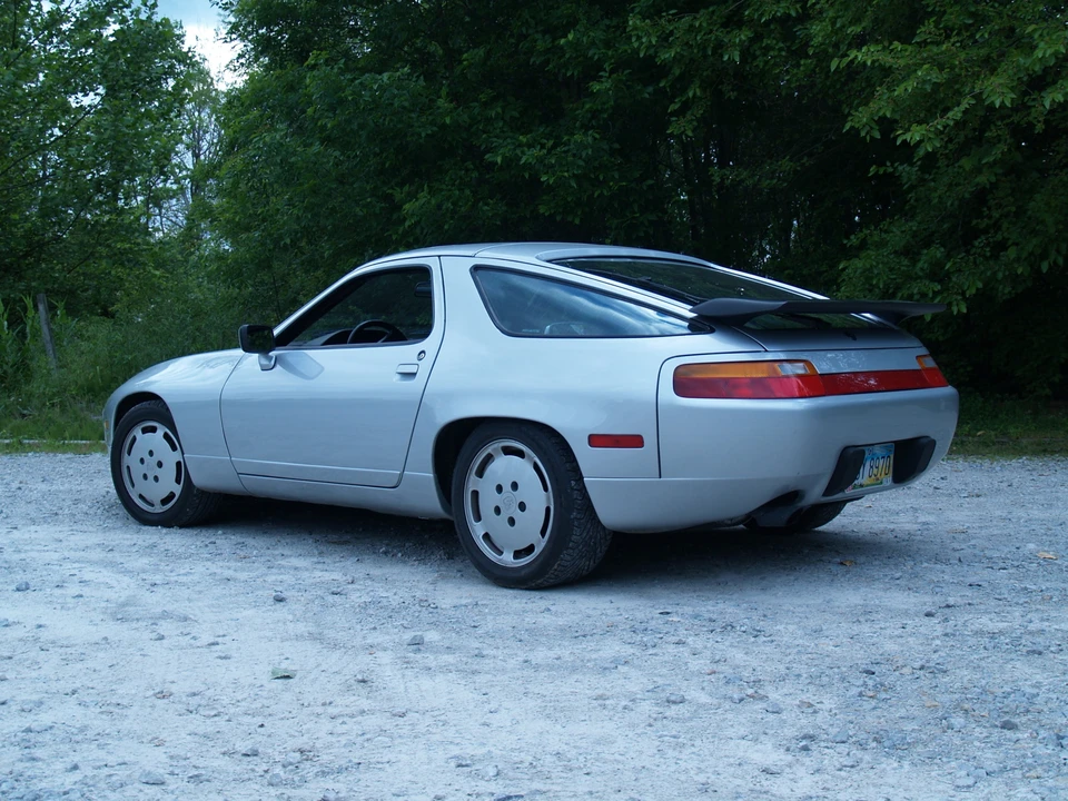 1987 Porsche 928 S4 - Image 11 of 31