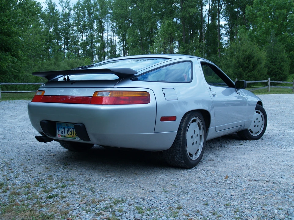 1987 Porsche 928 S4 - Image 14 of 31