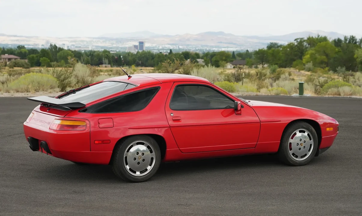 1987 Porsche 928 S4 - Image 6 of 6