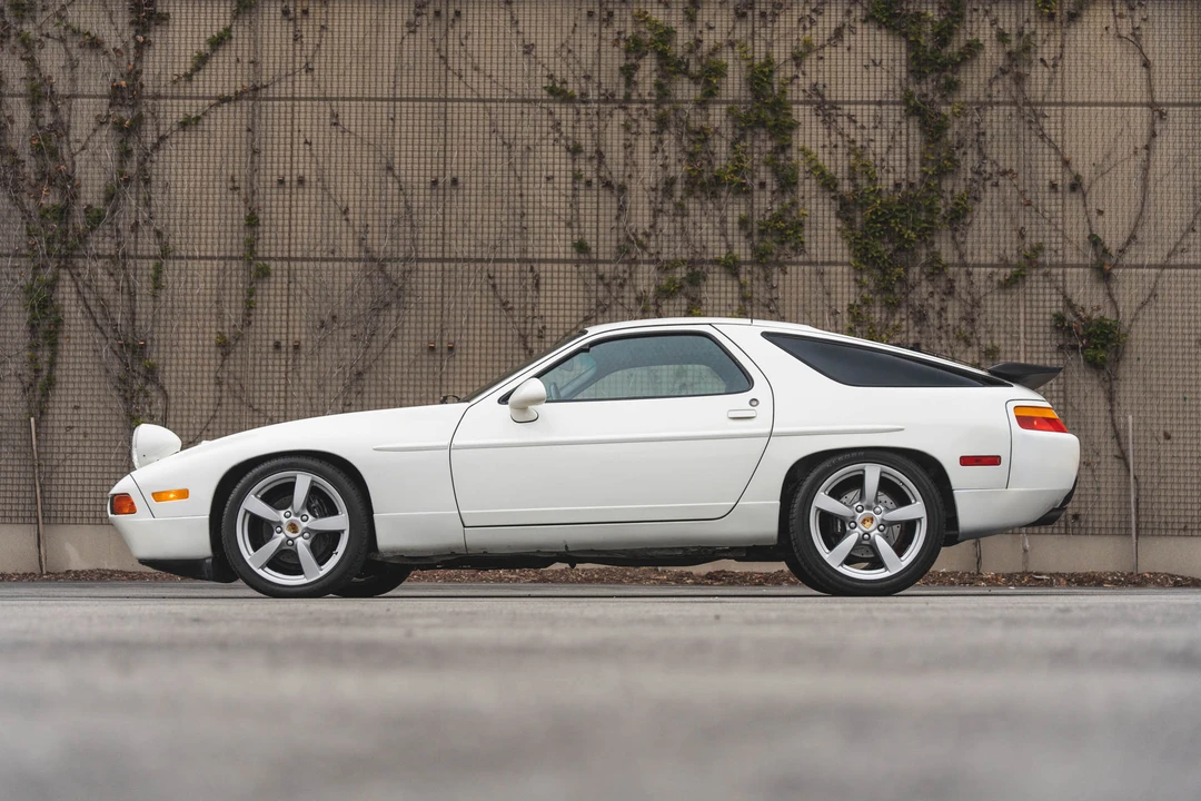 1987 Porsche 928 S4 - Image 11 of 31