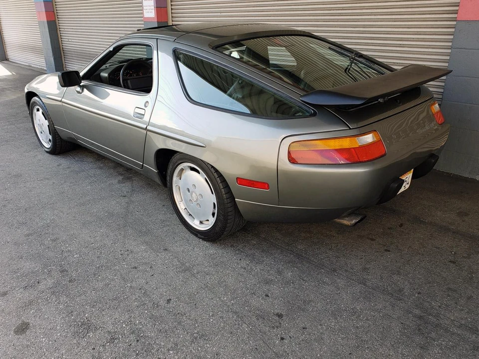 1987 Porsche 928 S4 - Image 11 of 31