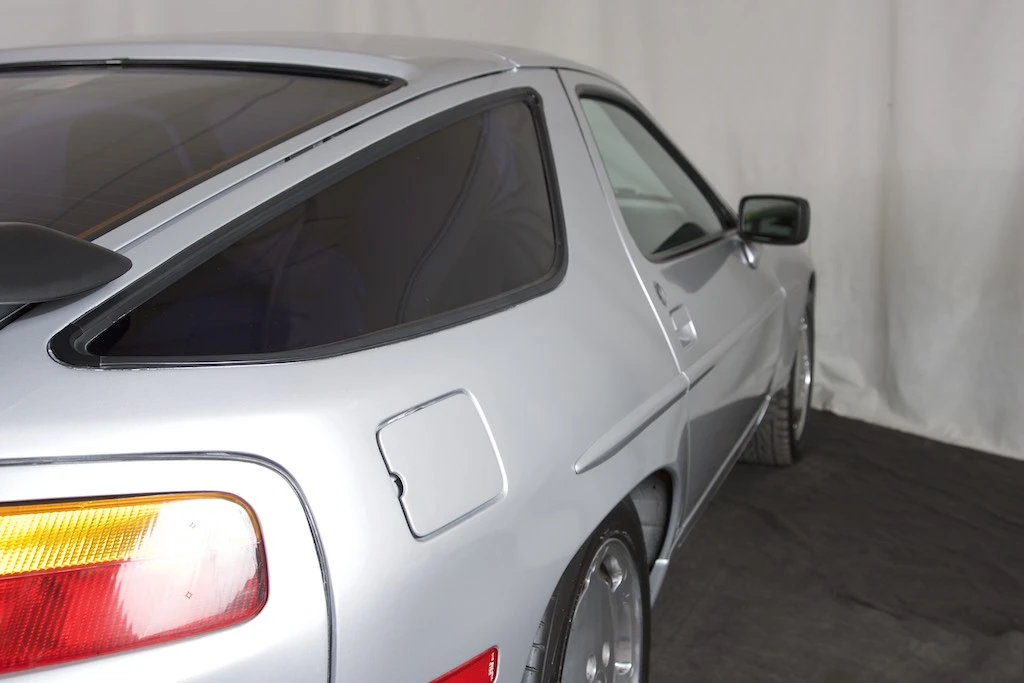 1987 Porsche 928 S4 - Image 11 of 31