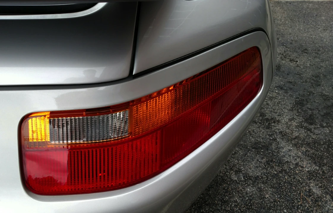 1987 Porsche 928 S4 - Image 17 of 31