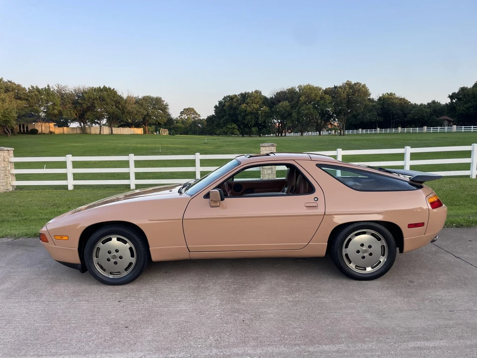 1987 Porsche 928 S4 - Image 8 of 31