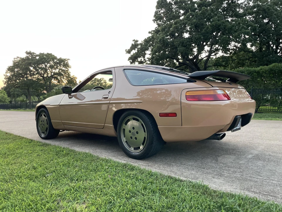 1987 Porsche 928 S4 - Image 9 of 31