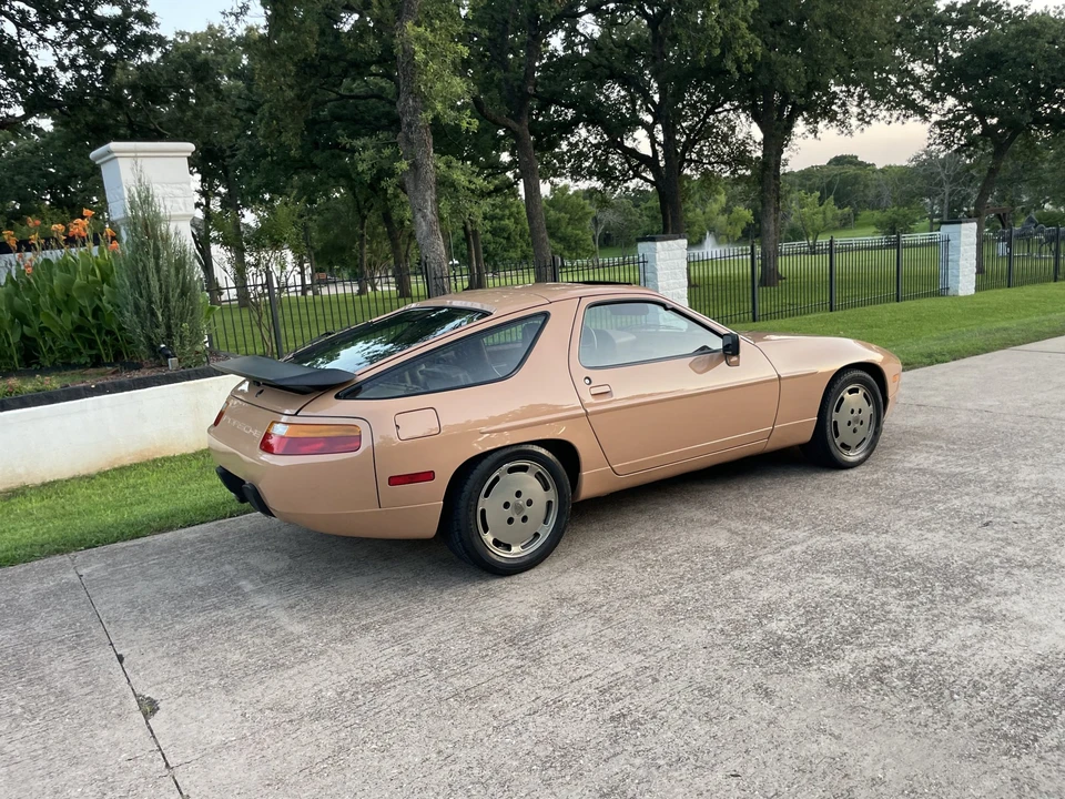 1987 Porsche 928 S4 - Image 13 of 31