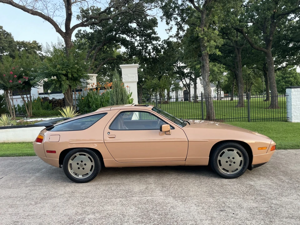 1987 Porsche 928 S4 - Image 14 of 31