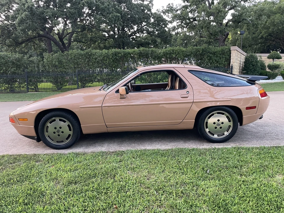 1987 Porsche 928 S4 - Image 7 of 31