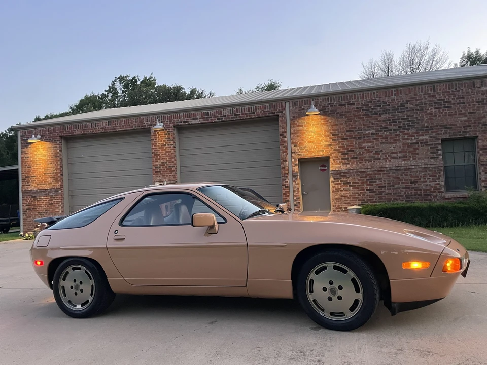 1987 Porsche 928 S4 - Image 19 of 31