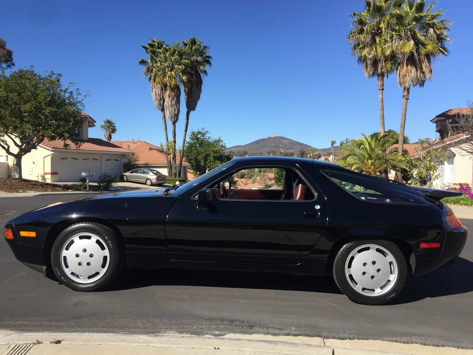 1987 Porsche 928 S4 - Image 7 of 31