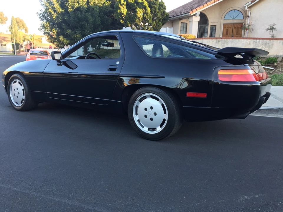 1987 Porsche 928 S4 - Image 9 of 31