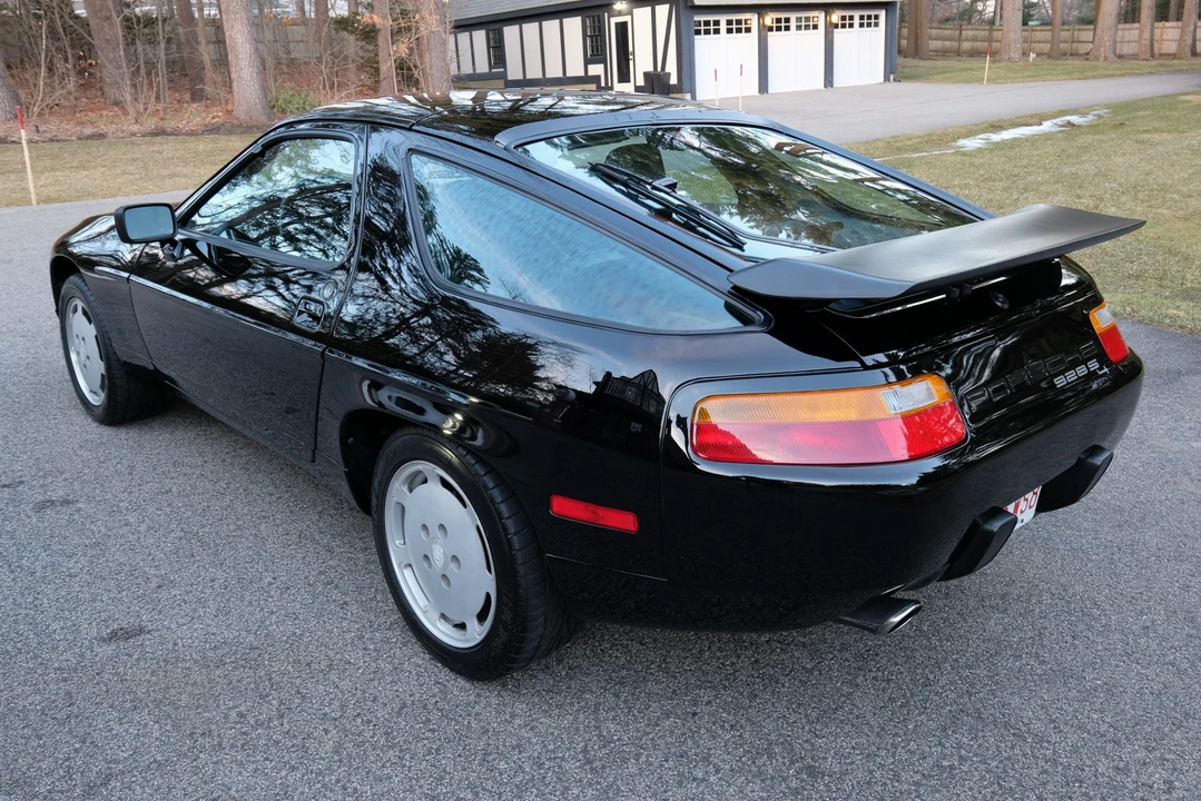1987 Porsche 928 S4 - Image 13 of 31