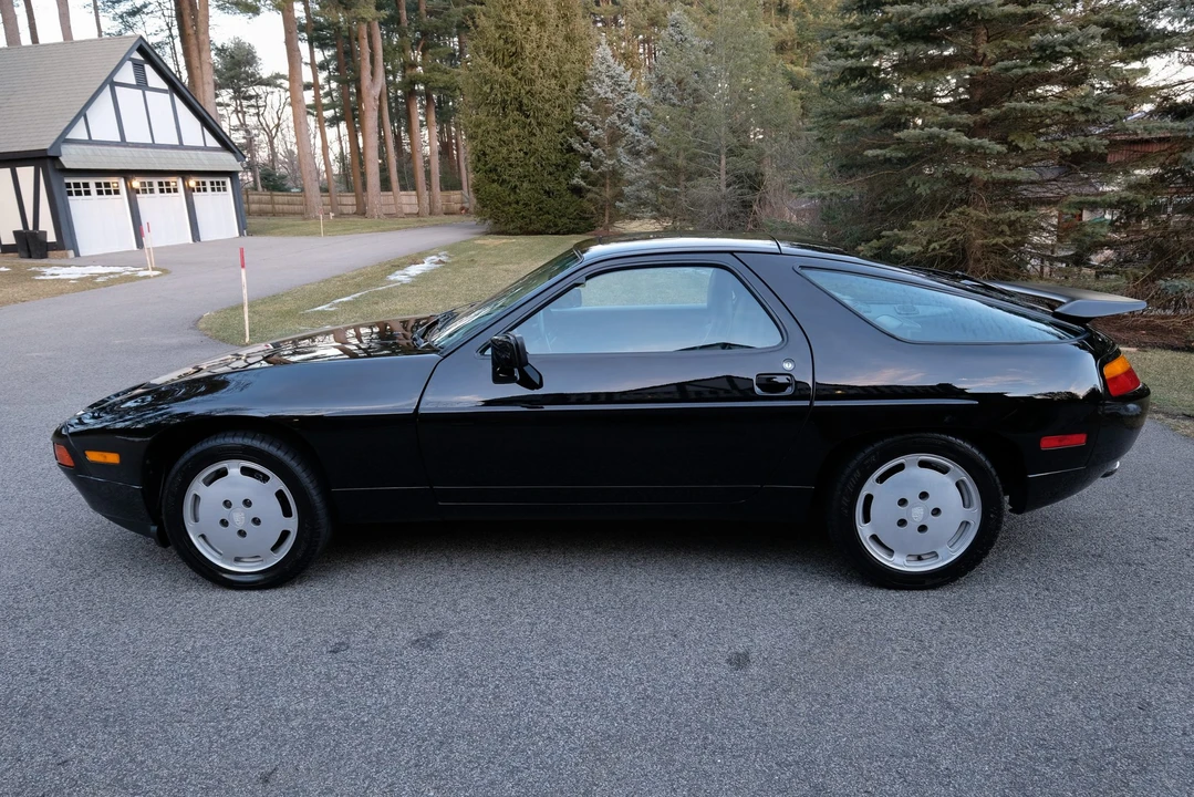 1987 Porsche 928 S4 - Image 11 of 31