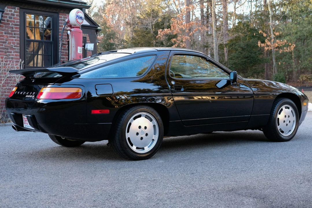 1987 Porsche 928 S4 - Image 24 of 31