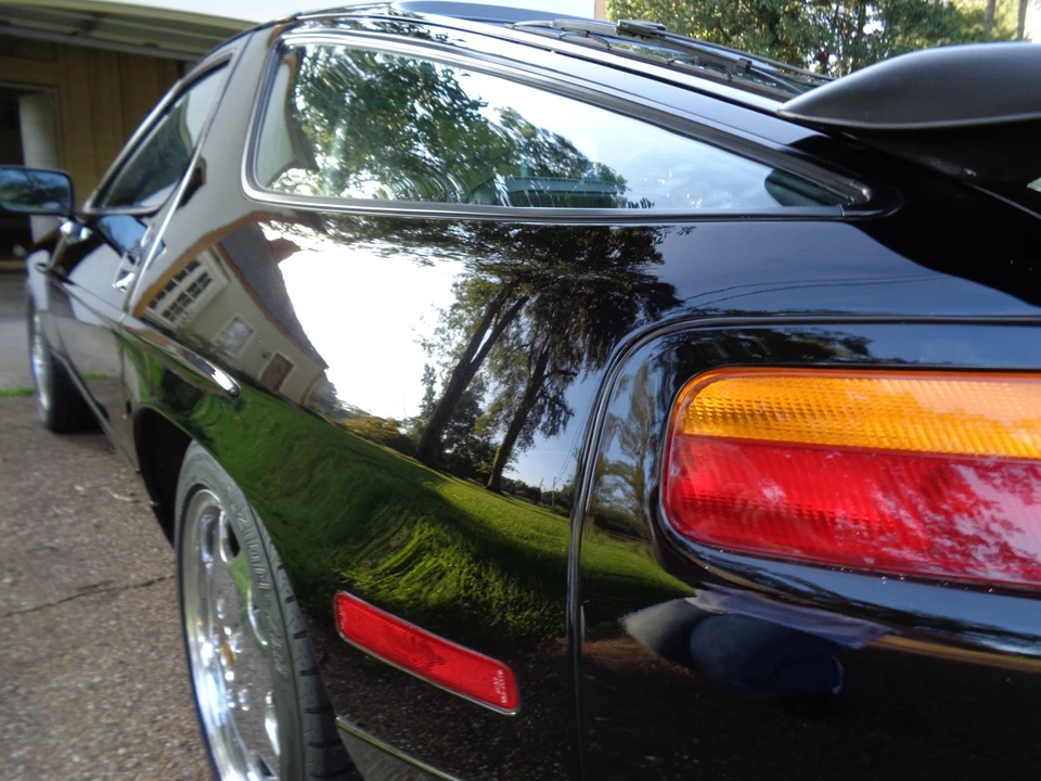 1987 Porsche 928 S4 - Image 13 of 31