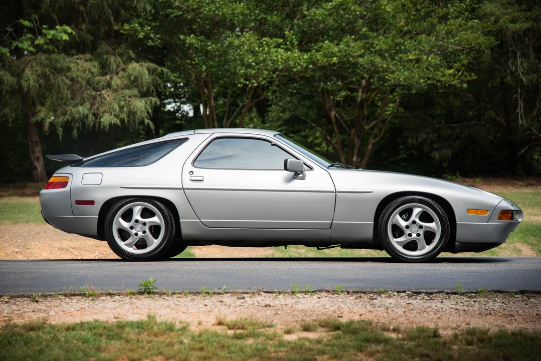 1987 Porsche 928 S4 - Image 13 of 31