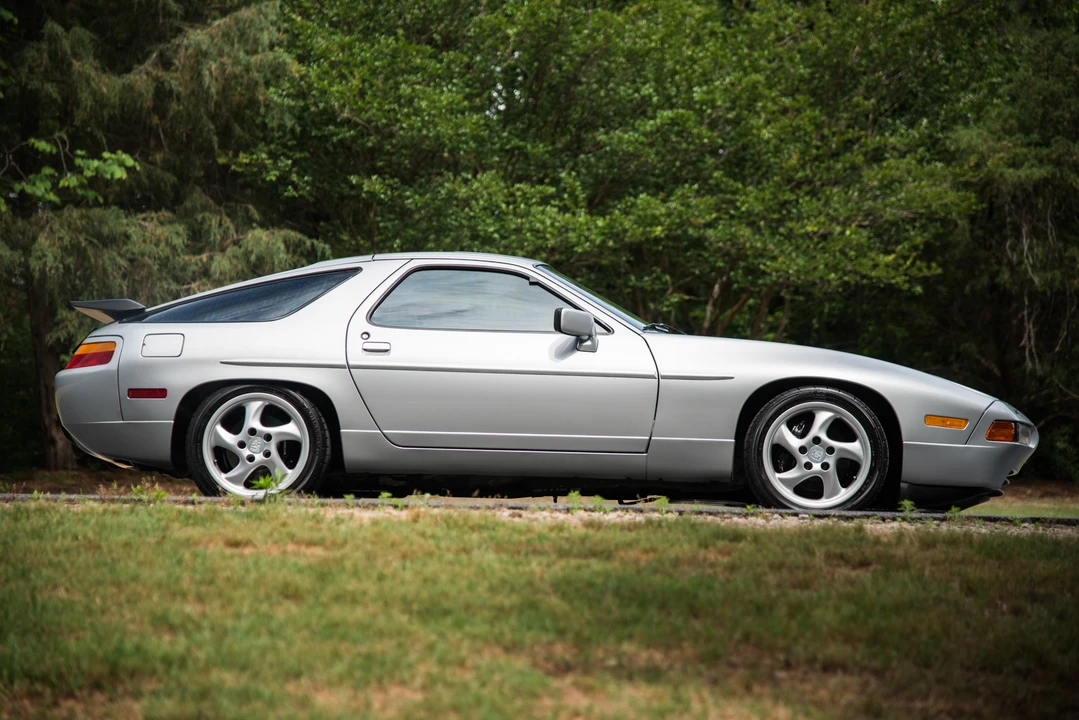 1987 Porsche 928 S4 - Image 14 of 31