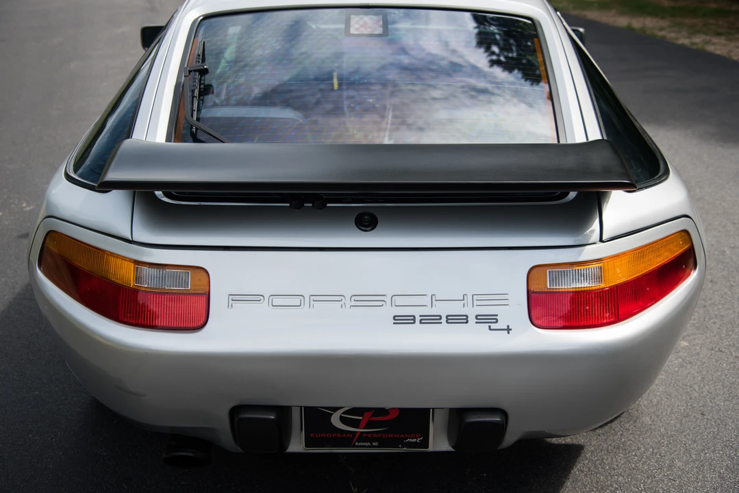 1987 Porsche 928 S4 - Image 8 of 31
