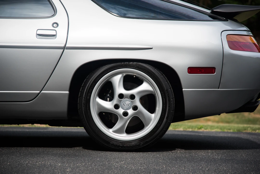 1987 Porsche 928 S4 - Image 27 of 31