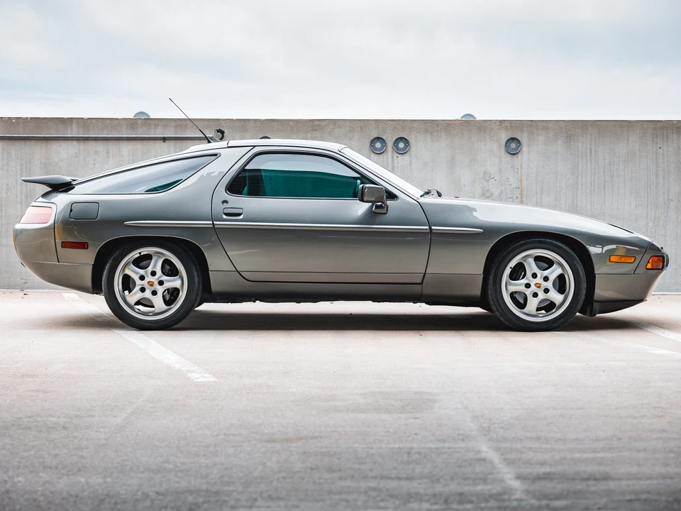 1987 Porsche 928 S4 - Image 9 of 31