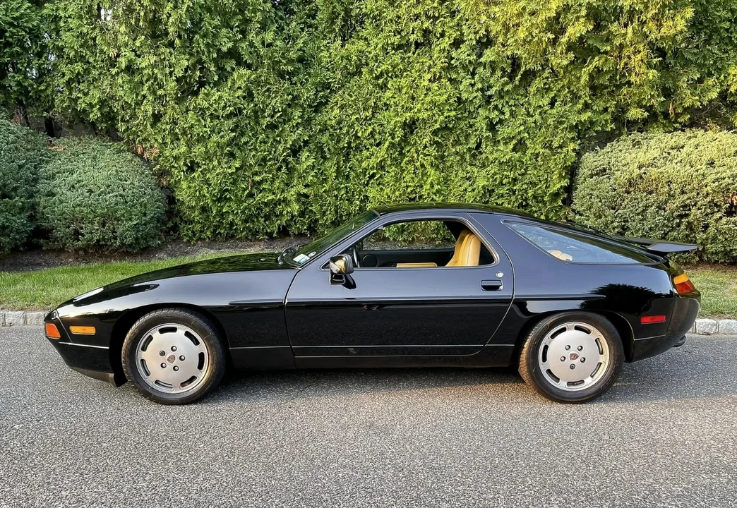 1987 Porsche 928 S4 - Image 2 of 3