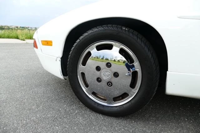 1987 Porsche 928 S4 - Image 13 of 31