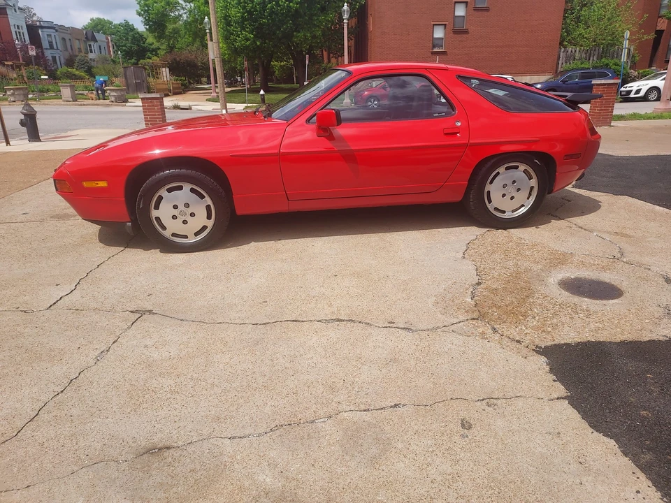 1987 Porsche 928 S4 - Image 8 of 31