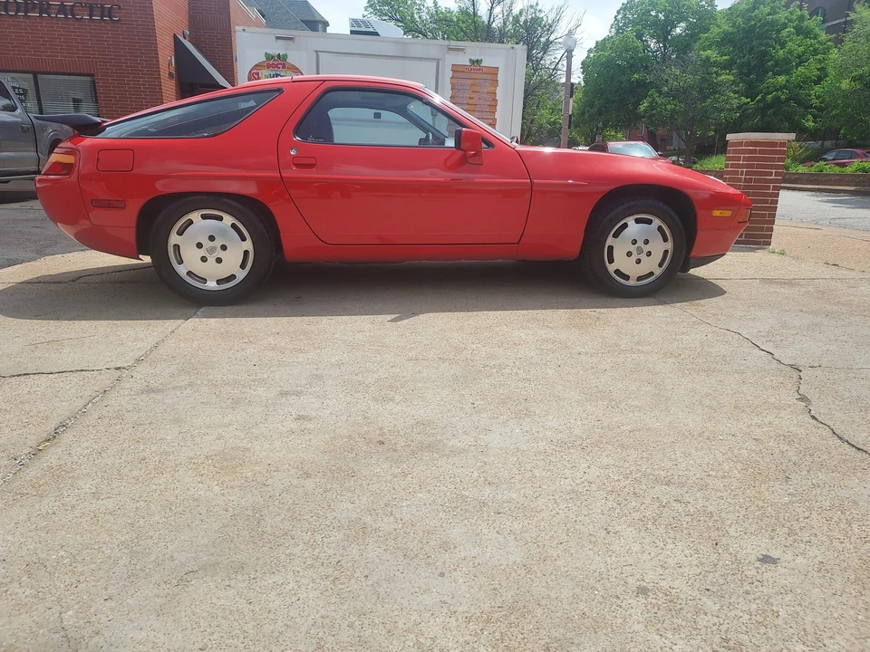 1987 Porsche 928 S4 - Image 5 of 31