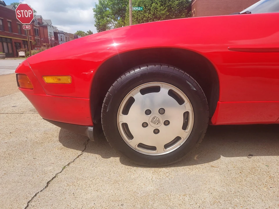 1987 Porsche 928 S4 - Image 11 of 31