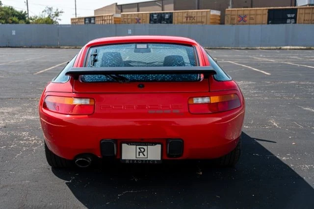 1987 Porsche 928 - Image 10 of 16