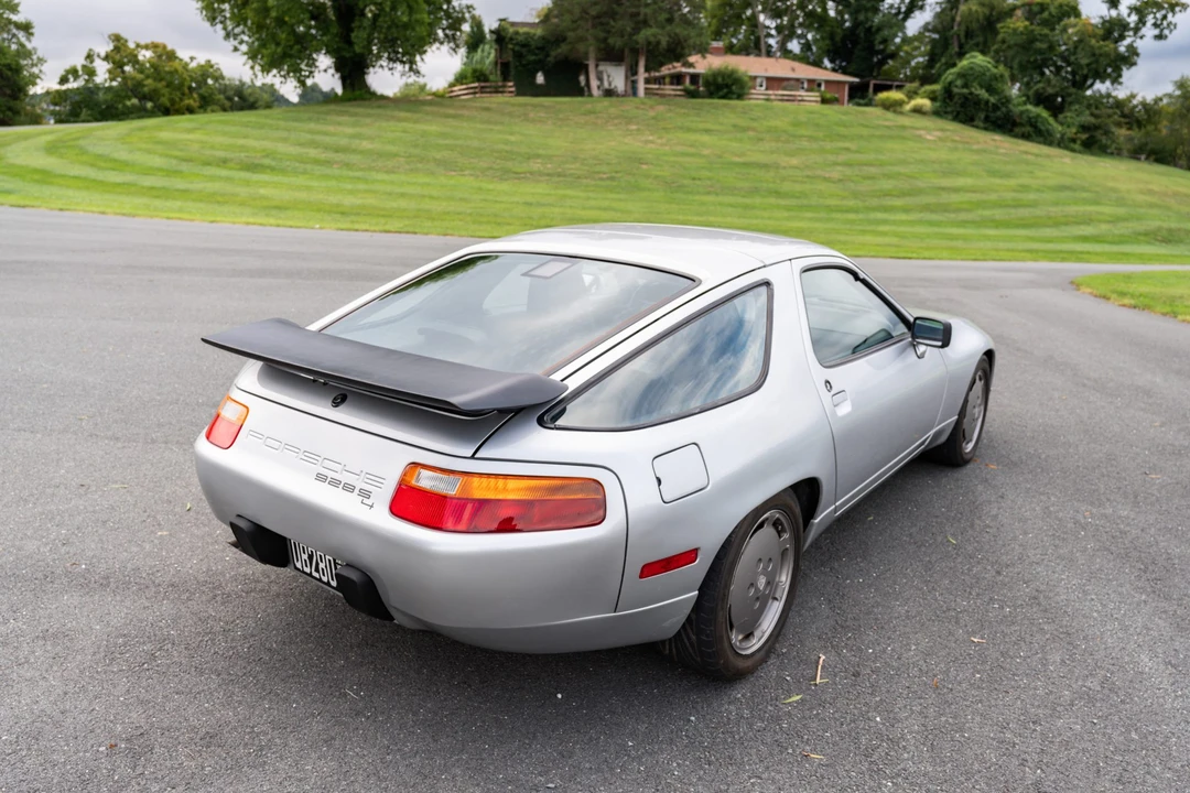 1987 Porsche 928 S4 - Image 9 of 31