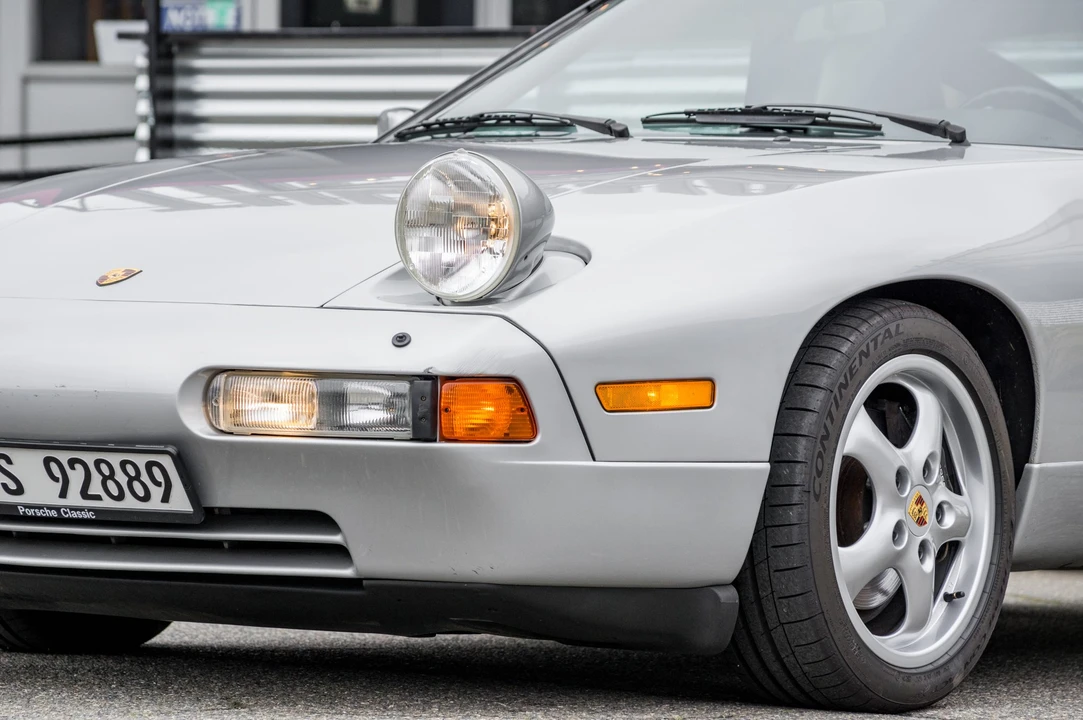 1987 Porsche 928 S4 - Image 17 of 31