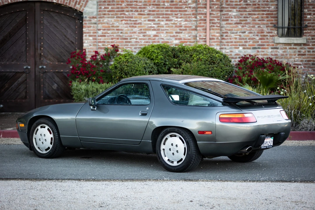 1987 Porsche 928 S4 - Image 13 of 31