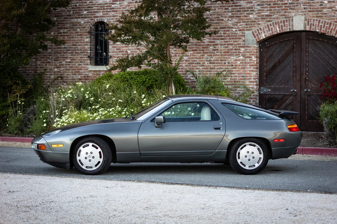 1987 Porsche 928 S4 - Image 9 of 31