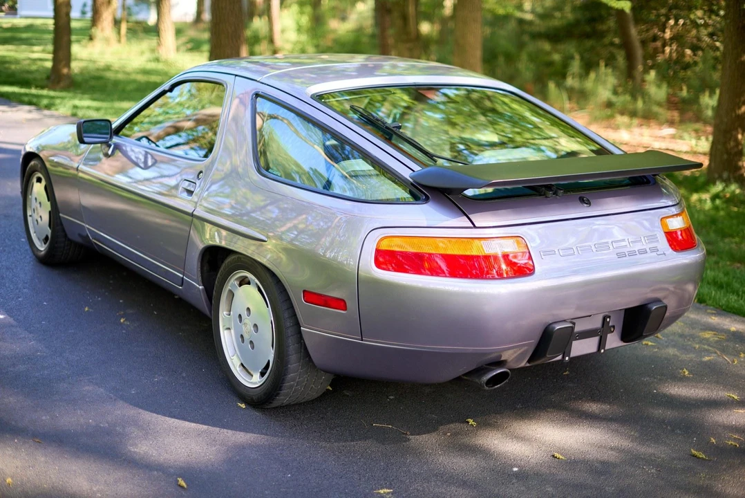 1987 Porsche 928 S4 - Image 17 of 31