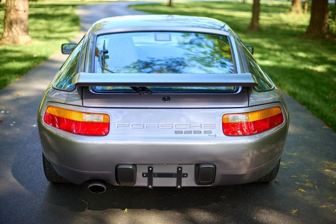 1987 Porsche 928 S4 - Image 16 of 31