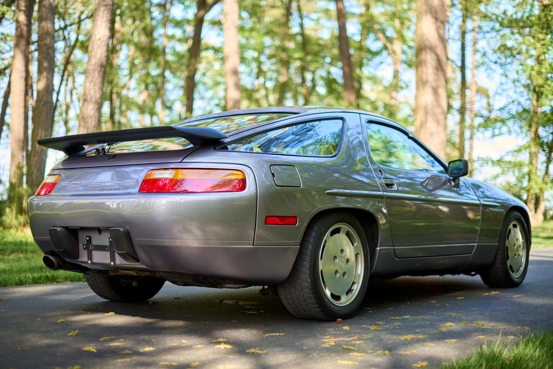 1987 Porsche 928 S4 - Image 13 of 31