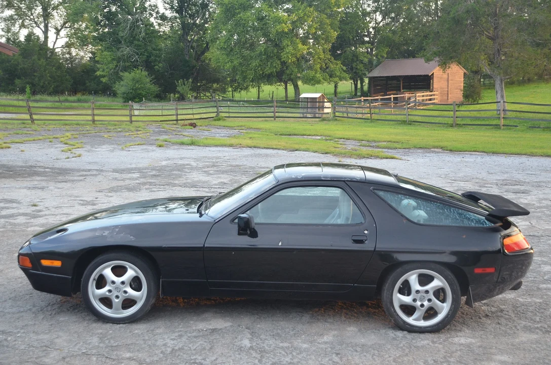 1987 Porsche 928 S4 - Image 9 of 31