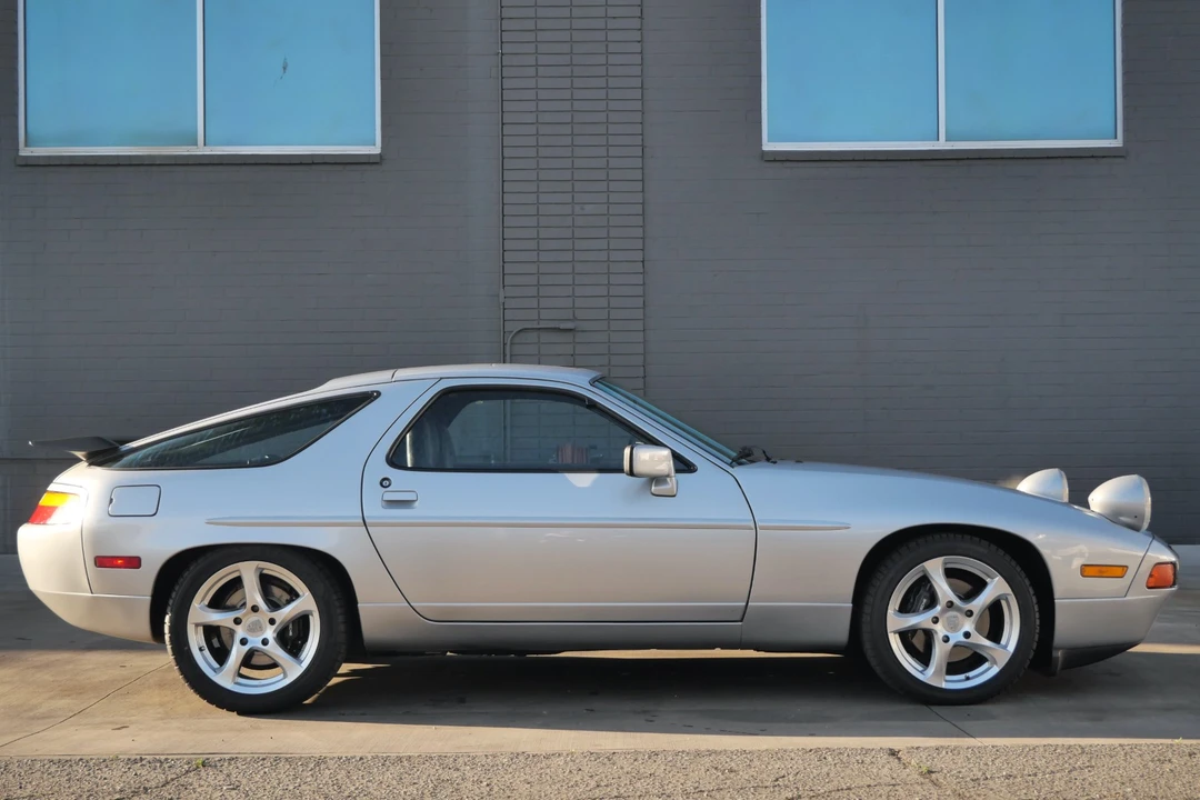1987 Porsche 928 S4 - Image 7 of 31
