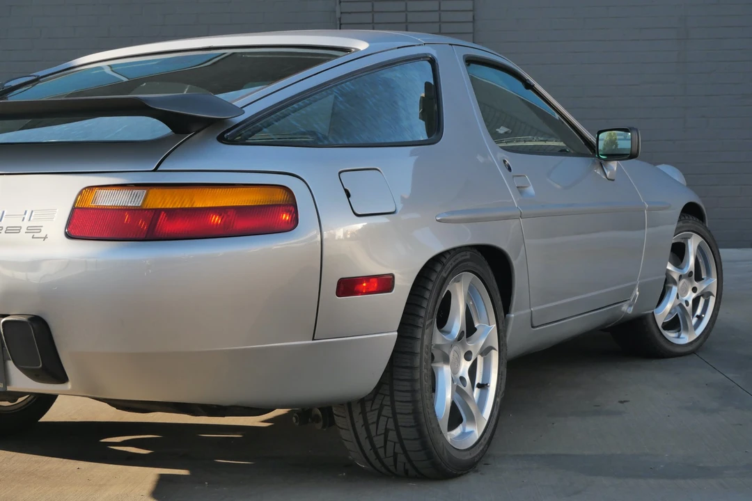1987 Porsche 928 S4 - Image 10 of 31