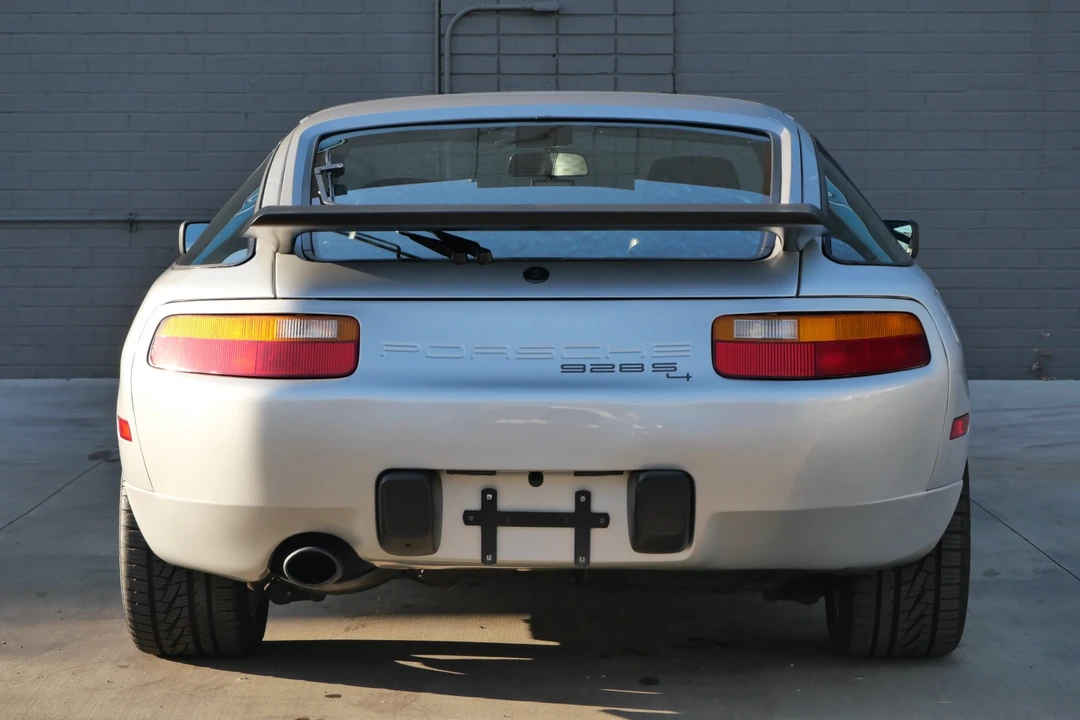 1987 Porsche 928 S4 - Image 11 of 31