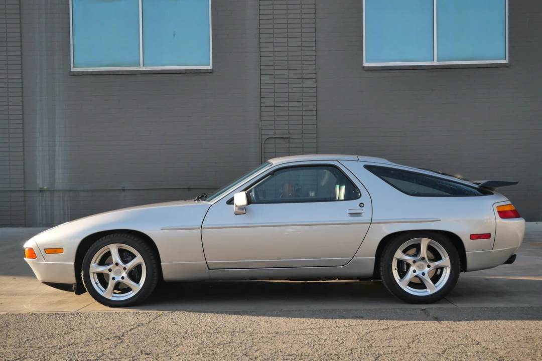 1987 Porsche 928 S4 - Image 14 of 31