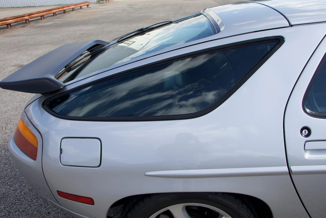 1987 Porsche 928 S4 - Image 28 of 31