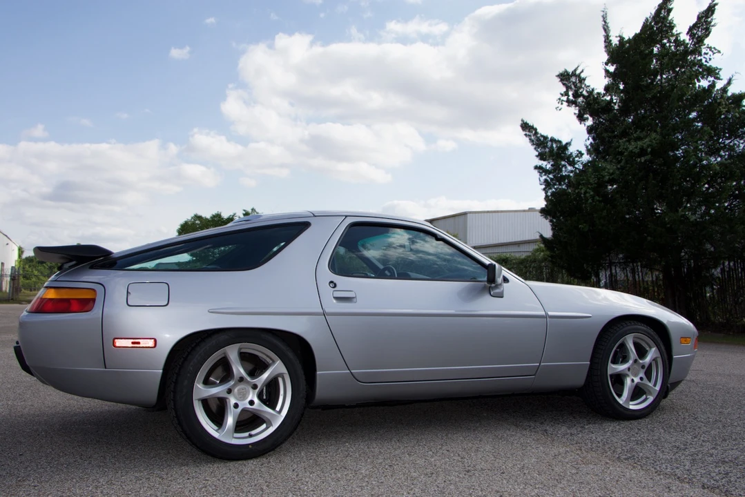 1987 Porsche 928 S4 - Image 13 of 31
